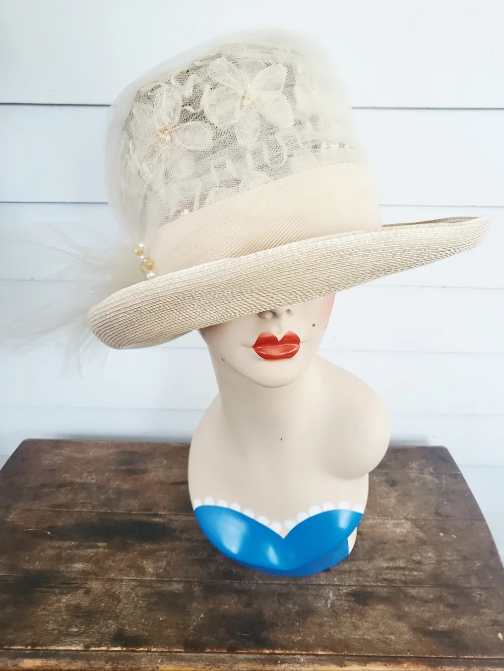 Vintage 60's Beige Floral Tulle Brim Cloche Hat ~Kentucky Derby~Garden Party - Picture 7 of 16
